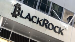 BlackRock se atreve a comprar ETF de Bitcoin para su fondo global